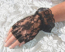 Load image into Gallery viewer, Wrist Length Fingerless Lace Gloves