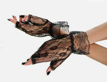 Load image into Gallery viewer, Wrist Length Fingerless Lace Gloves