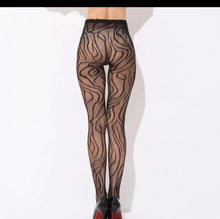 Load image into Gallery viewer, Swirl Pattern Tights
