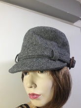 Load image into Gallery viewer, Funky Belted Board Notch Button Wool Hat
